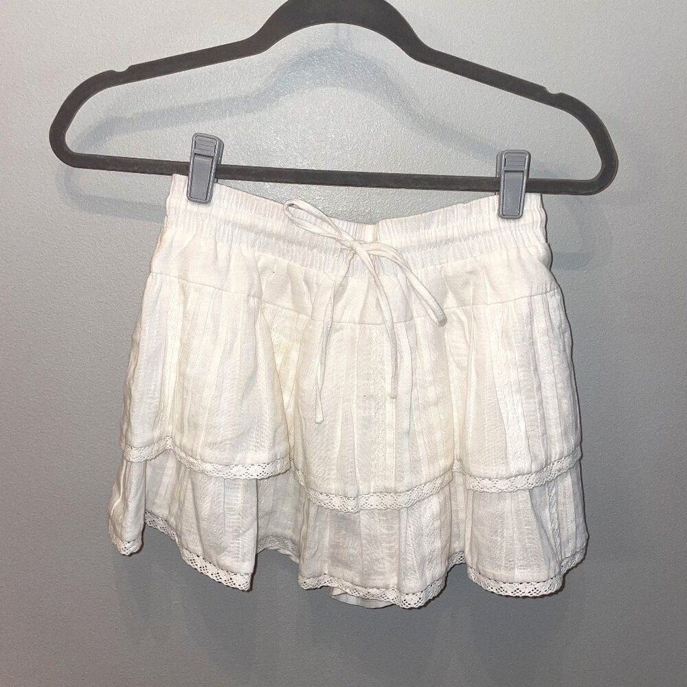Day + Moon White Skort